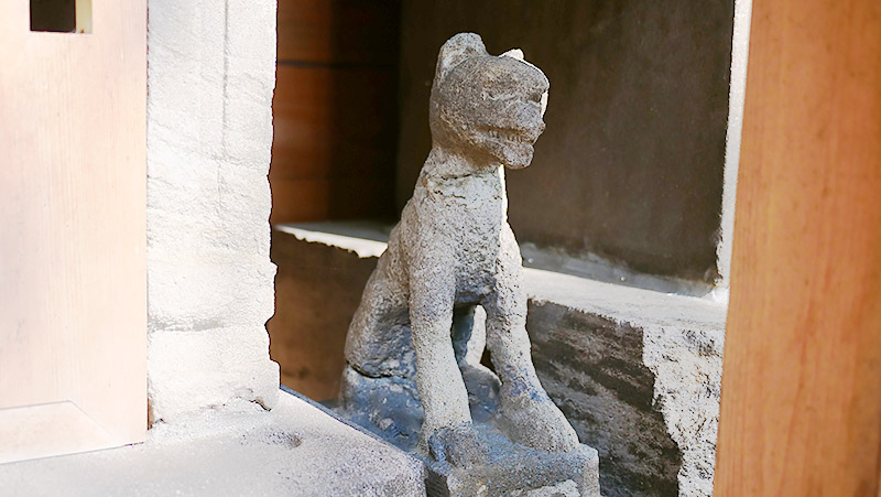 これもオオカミの狛犬（東京大田区・多摩川浅間神社）