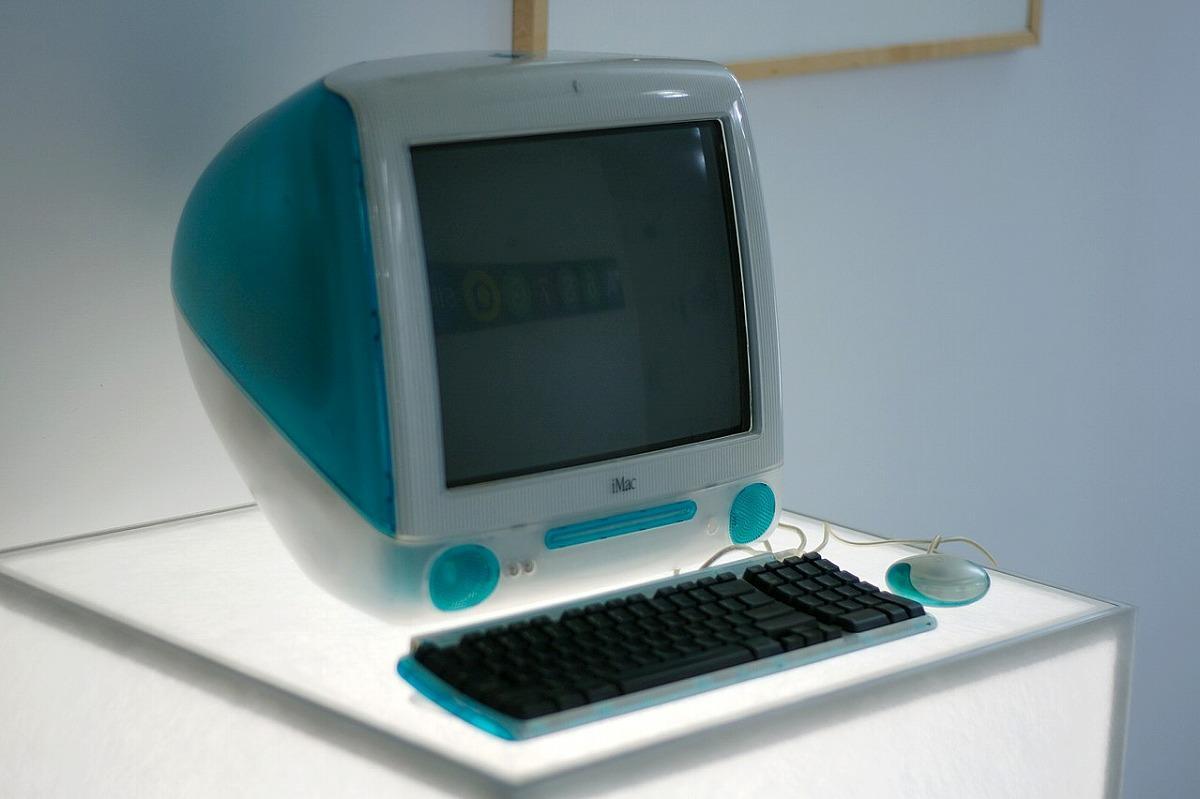 1998年に登場したiMacもCRTディスプレイが使われていた（Photo by Marcin Wichary）