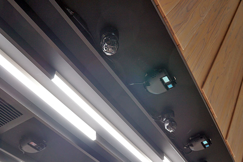 天井に設置されているカメラ